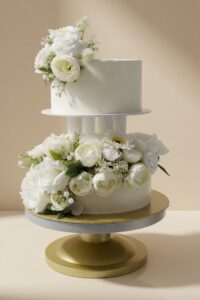 White Roses Flower Cake (with cake pole)